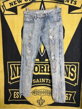 Liberty Square•Heavily Distressed•Light-Acid Wash•Denim•Jeans•Distinct•30x31•EUC